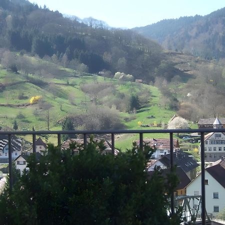 Regina'S Gaestehaus Weisenbach ภายนอก รูปภาพ