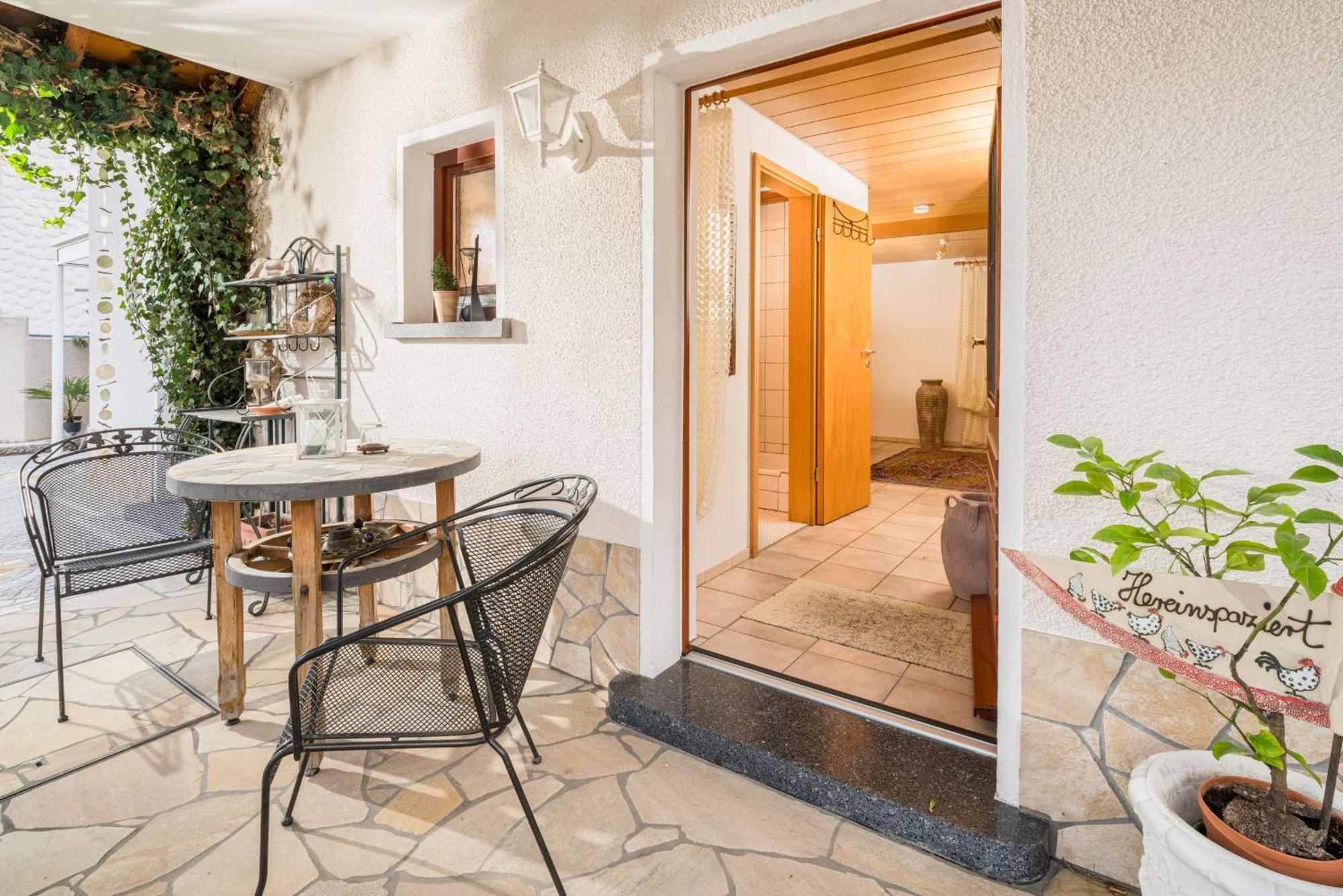 Regina'S Gaestehaus Weisenbach ภายนอก รูปภาพ